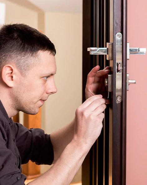 : Professional Locksmith For Commercial And Residential Locksmith Services in Dinuba, CA