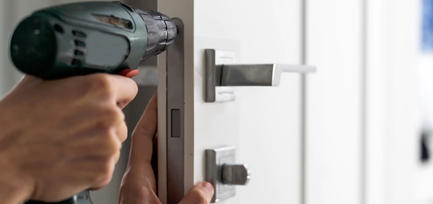 Locksmith For Lock Replacement Near Me in Dinuba, CA