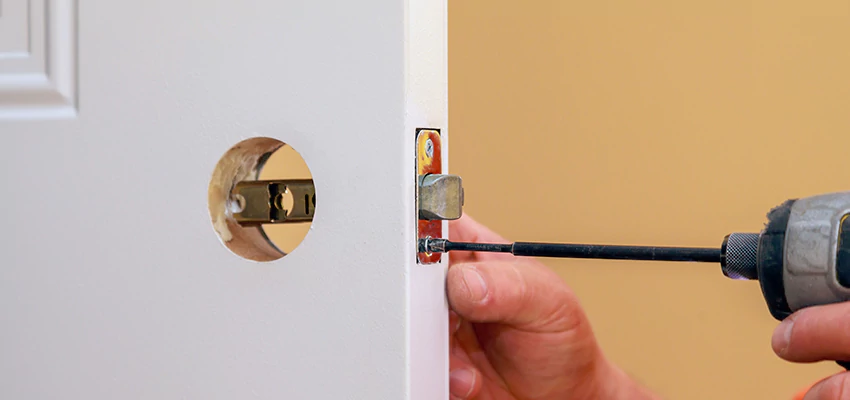 Stuck Door Knobs Repair in Dinuba, CA