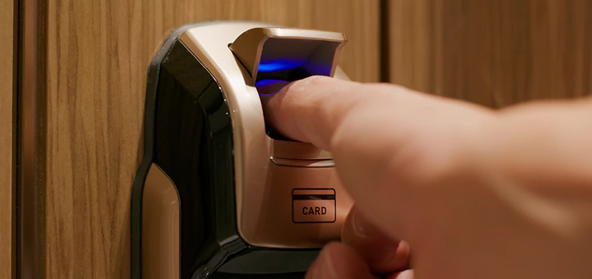 Locksmith Company For Window Lock Installation in Dinuba, California