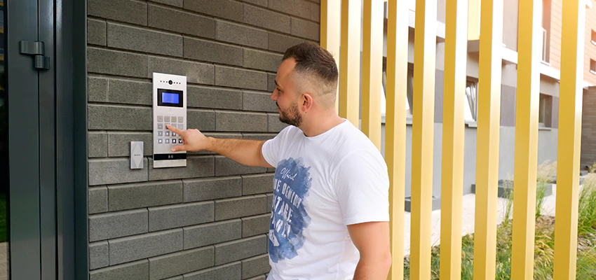 Locksmith Company For Smart Lock System Installation in Dinuba, California